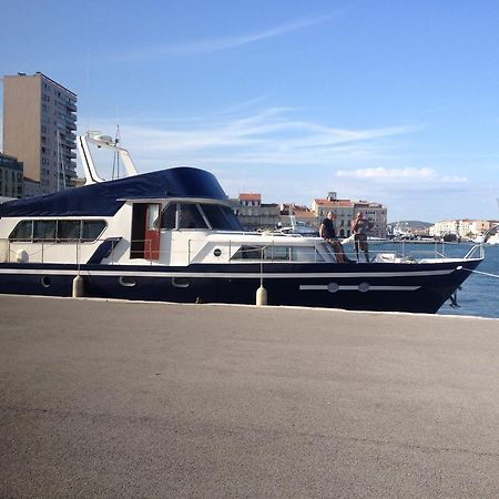 Отель Yacht Bateau Moteur Benetti 19M Сет Экстерьер фото