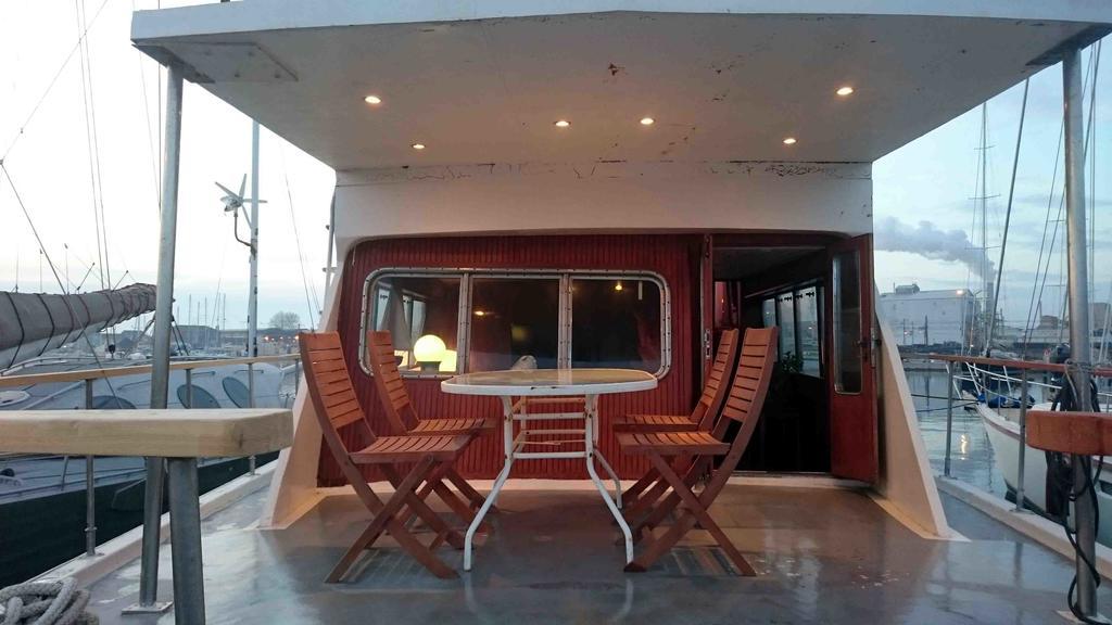 Отель Yacht Bateau Moteur Benetti 19M Сет Экстерьер фото