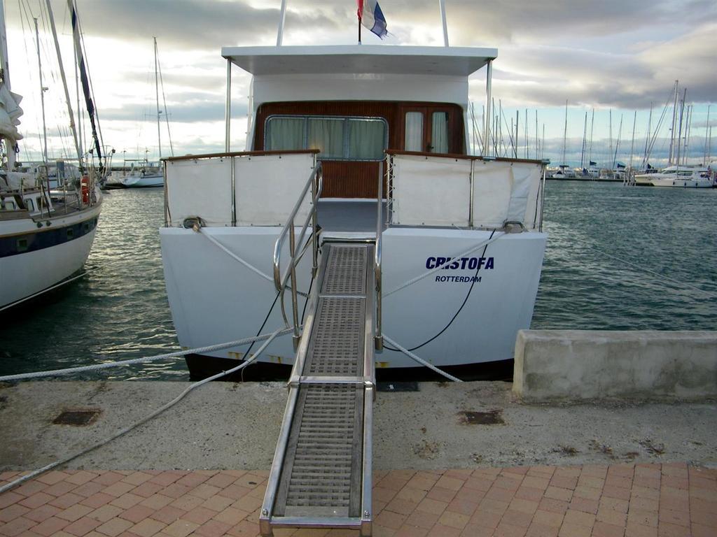 Отель Yacht Bateau Moteur Benetti 19M Сет Экстерьер фото